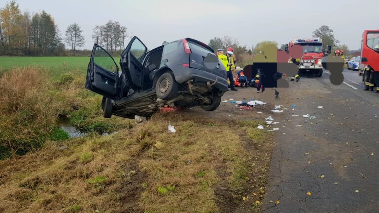 Wypadek na trasie Kutno-Łódź. Cztery osoby ranne, lądowały dwa śmigłowce LPR [ZDJĘCIA]