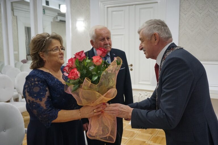Złote Gody Państwa Dominowskich. Są małżeństwem od ponad pół wieku [ZDJĘCIA]