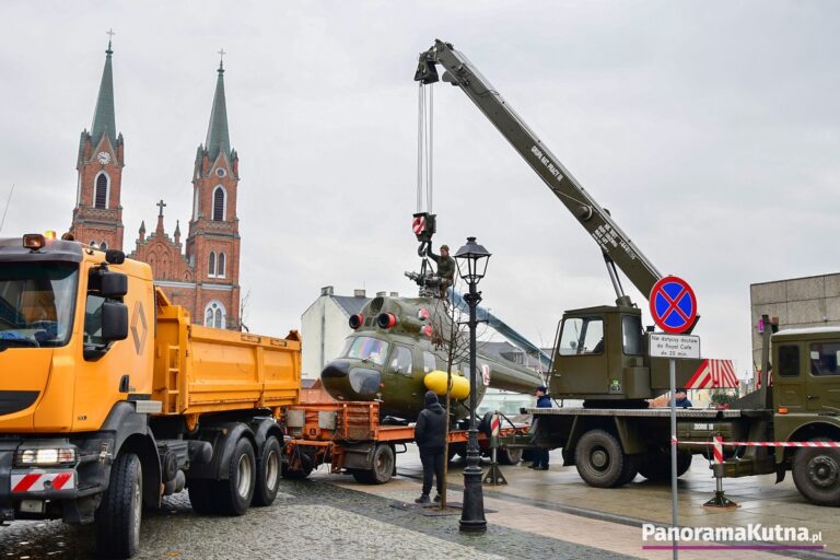 Wojskowy sprzęt w centrum Kutna. Trwają przygotowania do Święta Niepodległości (ZDJĘCIA)