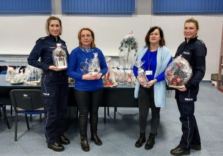 Kutnowscy policjanci wsparli Fundację Niebieski Wiatrak