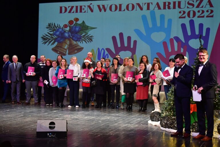 Wolontariusze uhonorowani! Wielka gala w Kutnowskim Domu Kultury (ZDJĘCIA)