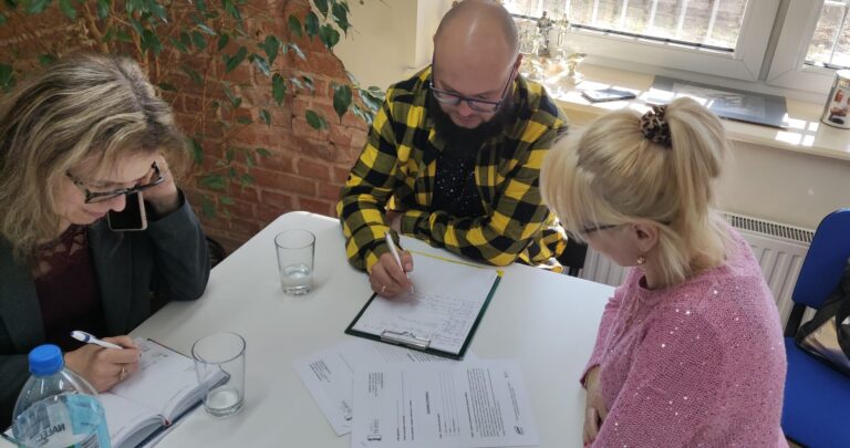 Społeczne Pogotowie Interwencyjne pomaga w trudnych sprawach osobom z regionu kutnowskiego