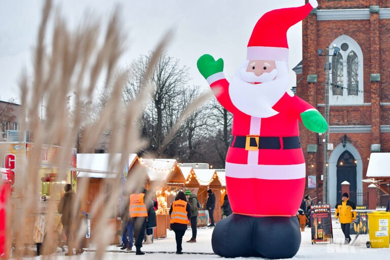 Magia świąt w centrum Kutna. Zobacz wyjątkową żywą szopkę (ZDJĘCIA)