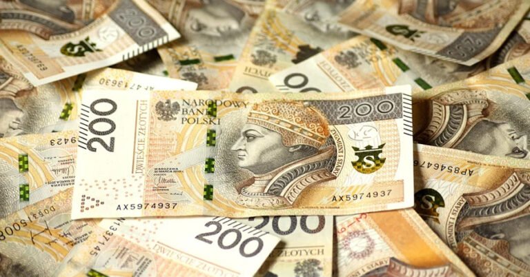 Ważne inwestycje w kutnowskich szkołach. Podpisano umowy