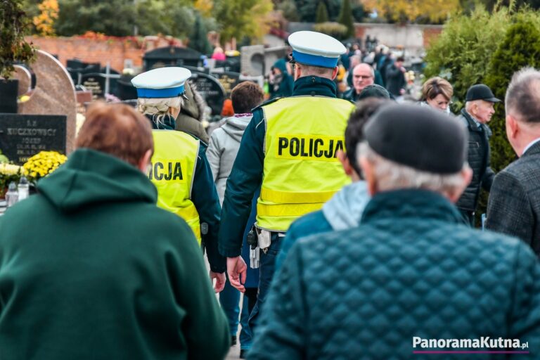 Ważny apel policji. Zadbajmy o bezpieczeństwo podczas odwiedzania grobów bliskich