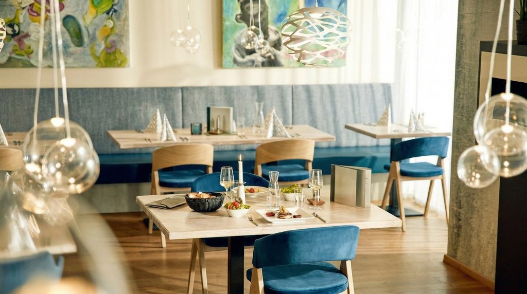 Krzesła nowoczesne do restauracji CARI