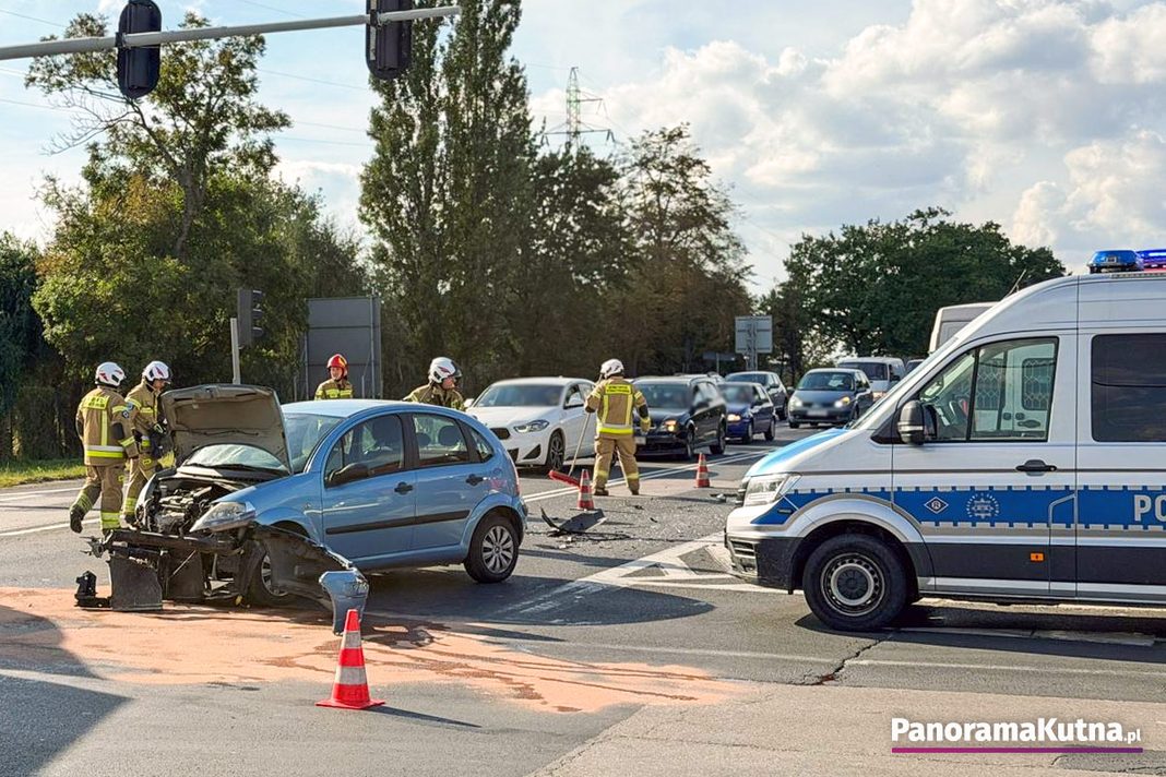 2-09-2026-wypadek-leczycka-skrzyzowanie-kutno-011