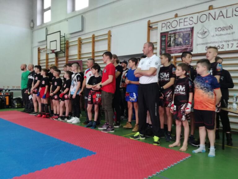 (ZDJĘCIA) Sukcesy kutnowskich kickboxerów. Trener chwali młodych fighterów